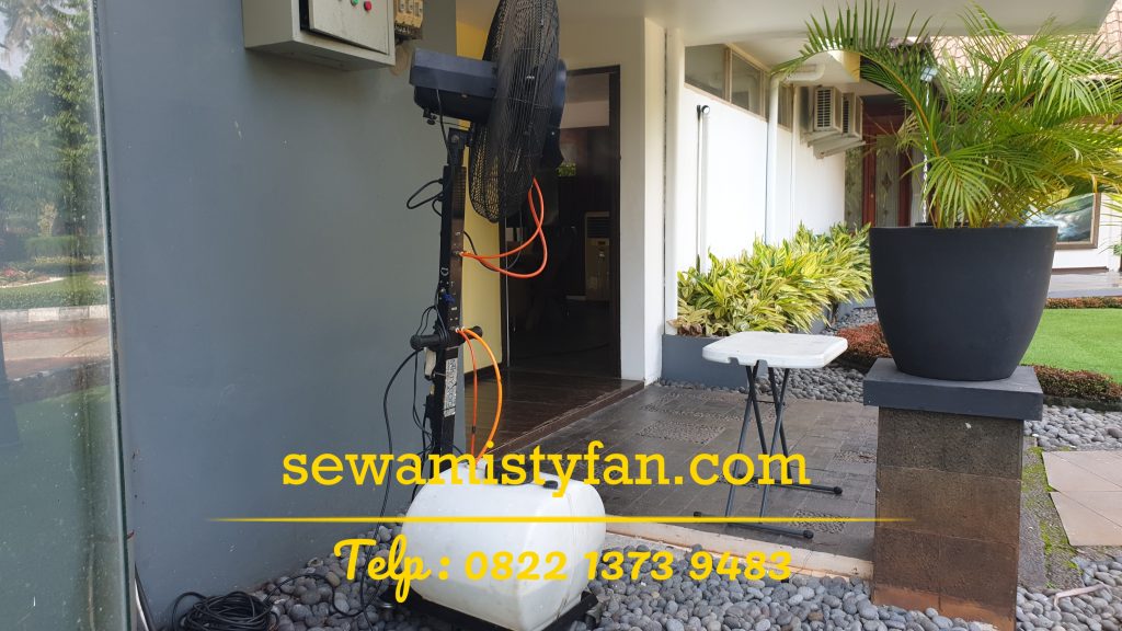 Sewa Kipas Angin Penyemprot Air
