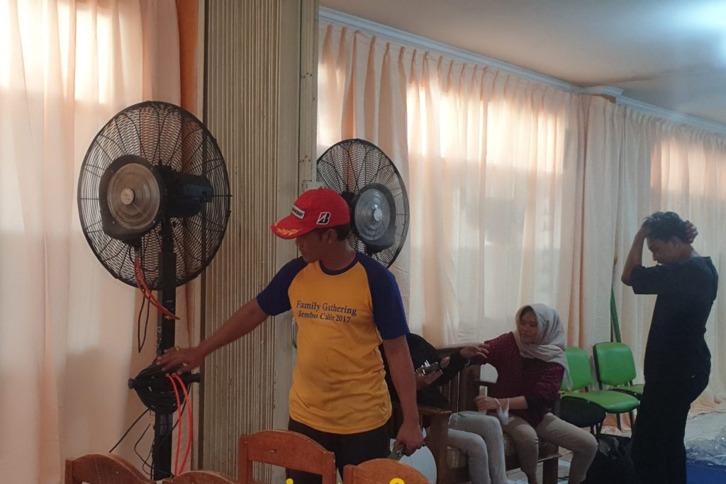Unit sewa kipas angin air Serpong membantu menjaga area acara tetap sejuk dan nyaman untuk tamu