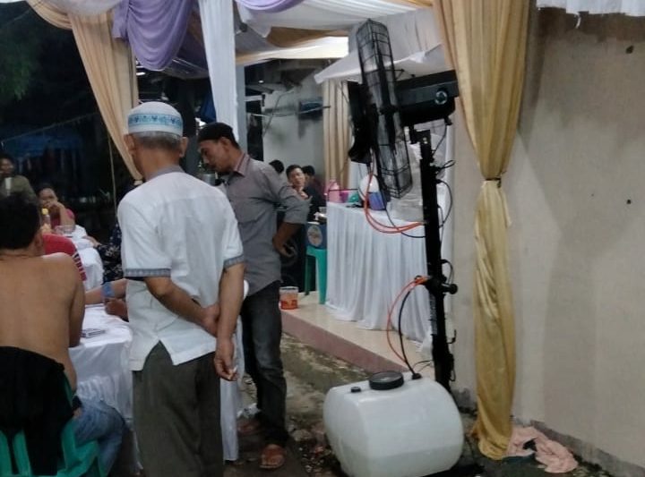 Unit misty fan industri digunakan untuk menjaga area kerja proyek tetap sejuk dan nyaman selama aktivitas berlangsung