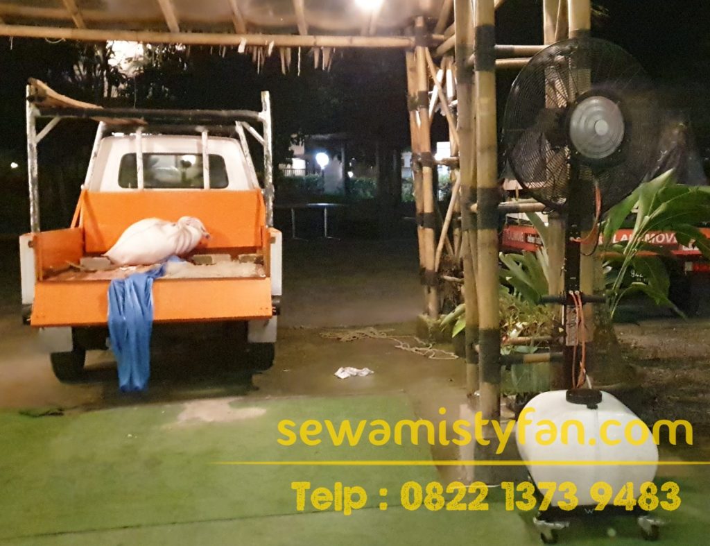 Review kipas angin besar dengan baling-baling berdiameter lebar yang digunakan untuk memberikan sirkulasi udara maksimal di area luas