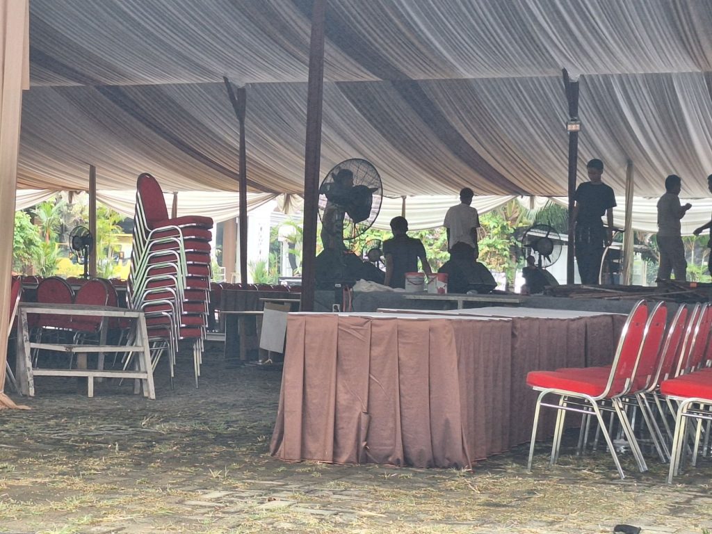 Misty fan portable berkapasitas besar di kawasan Cengkareng untuk pendingin acara panggung malam